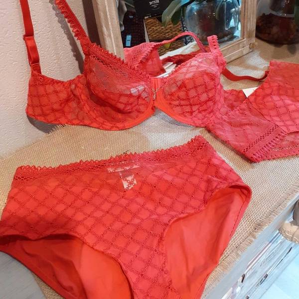 Lingerie_Louisa_B